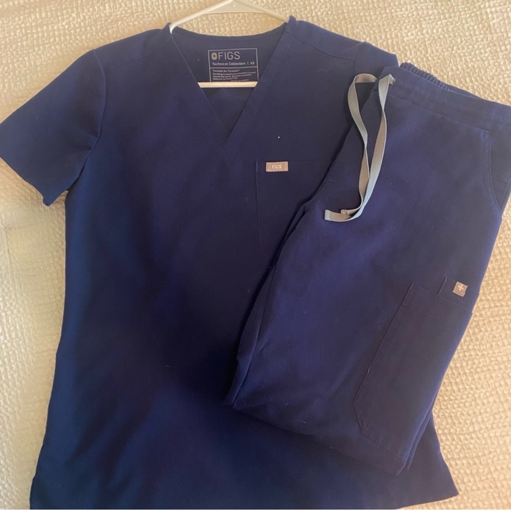Figs navy blue scrub set